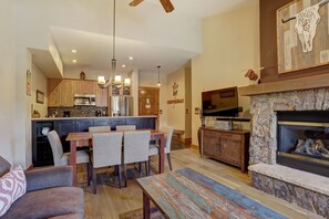 Condo, 3 Bedrooms | Private kitchen | Full-size fridge, microwave, oven, stovetop - 3br Sweeping Snowcapped Views + Expansive Balcony - Sleeps 9 3 Bedroom Condo by RedAwning (Breckenridge)
