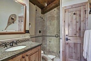 Condo, 3 Bedrooms | Bathroom | Towels, shampoo - 3 BR Condo at The Lodge at Vail w/ Pool, Hot Tub by RedAwning - Save 20% on 7+ Nights! (Vail)