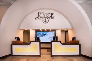 Apartment, 2 Bedrooms | Lobby