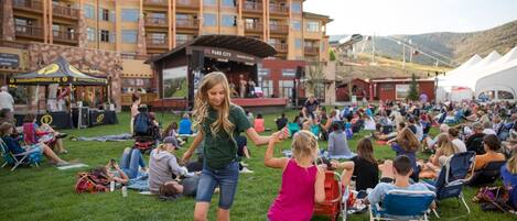 Condo, 2 Bedrooms | Children's area