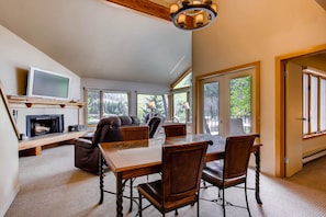 公寓式客房, 3 间卧室 | 私人厨房 | 大冰箱、微波炉、烤箱、炉灶