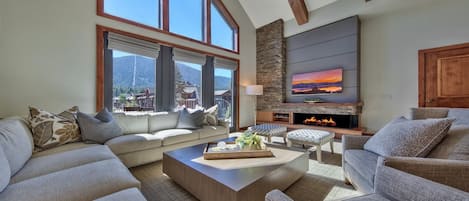 公寓客房, 4 間臥室 | 客廳 | 平面電視