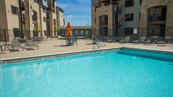 Appart'hĂŽtel, 2 chambres | Piscine