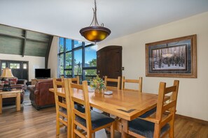 House, 3 Bedrooms | Dining - Sky View In The Rockies -- Ev #3473 3 Bedroom Home by RedAwning (Estes Park)