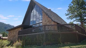 House, 3 Bedrooms | Exterior