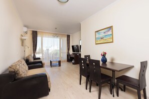 In-room safe, desk, iron/ironing board, free WiFi - Rome Palace Deluxe (Sunny Beach)