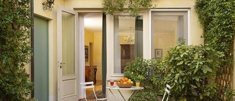 Hypo-allergenic bedding, free WiFi