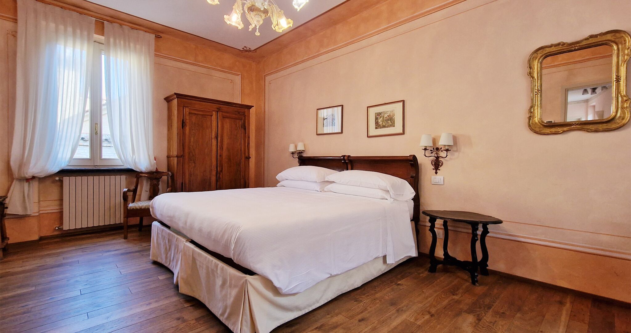 Hypo-allergenic bedding, free WiFi