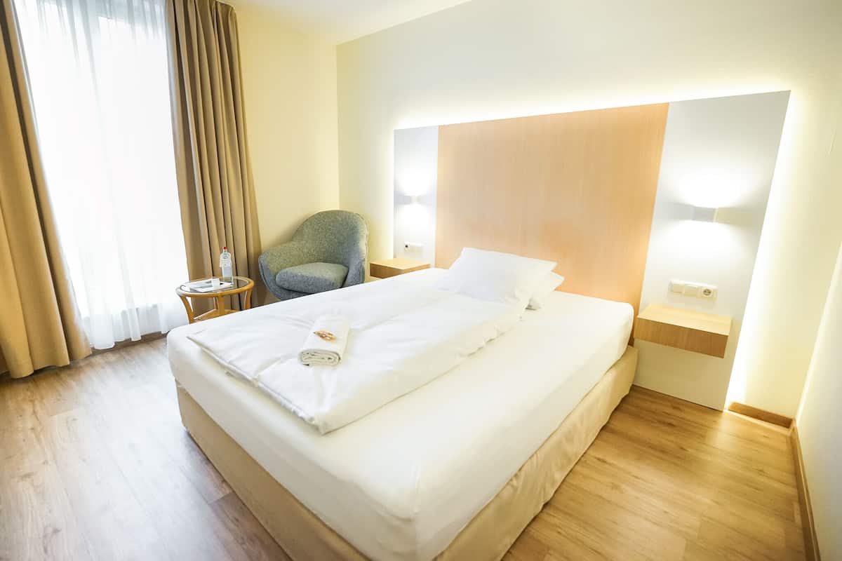 Superior eenpersoonskamer, 1 queensize bed | Een bureau, geluiddichte muren, gratis wifi, beddengoed