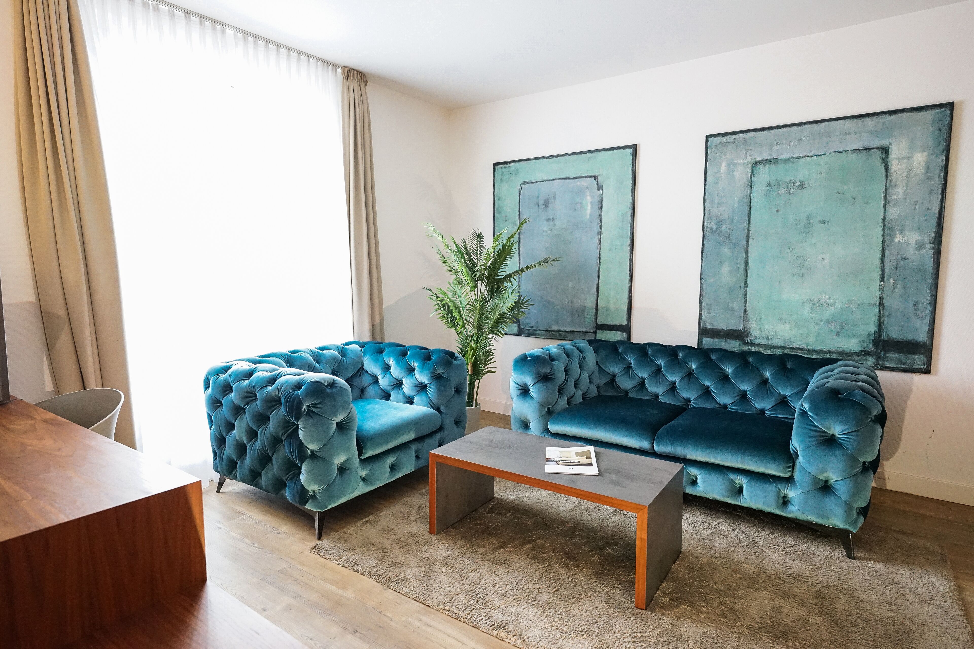 desk, soundproofing, free wifi, bed sheets