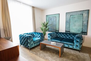 Desk, soundproofing, free WiFi, bed sheets - Hotel Kannenkeller (Lauingen)