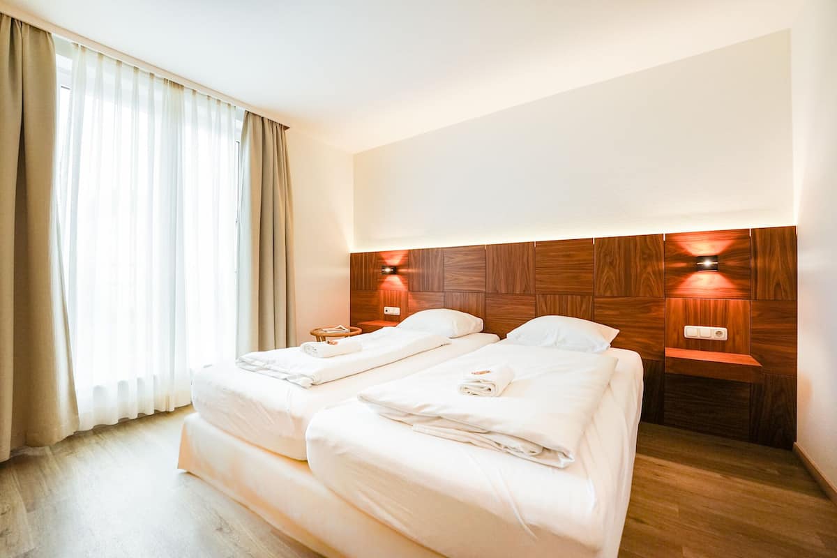 Superior tweepersoonskamer, 1 kingsize bed | Een bureau, geluiddichte muren, gratis wifi, beddengoed