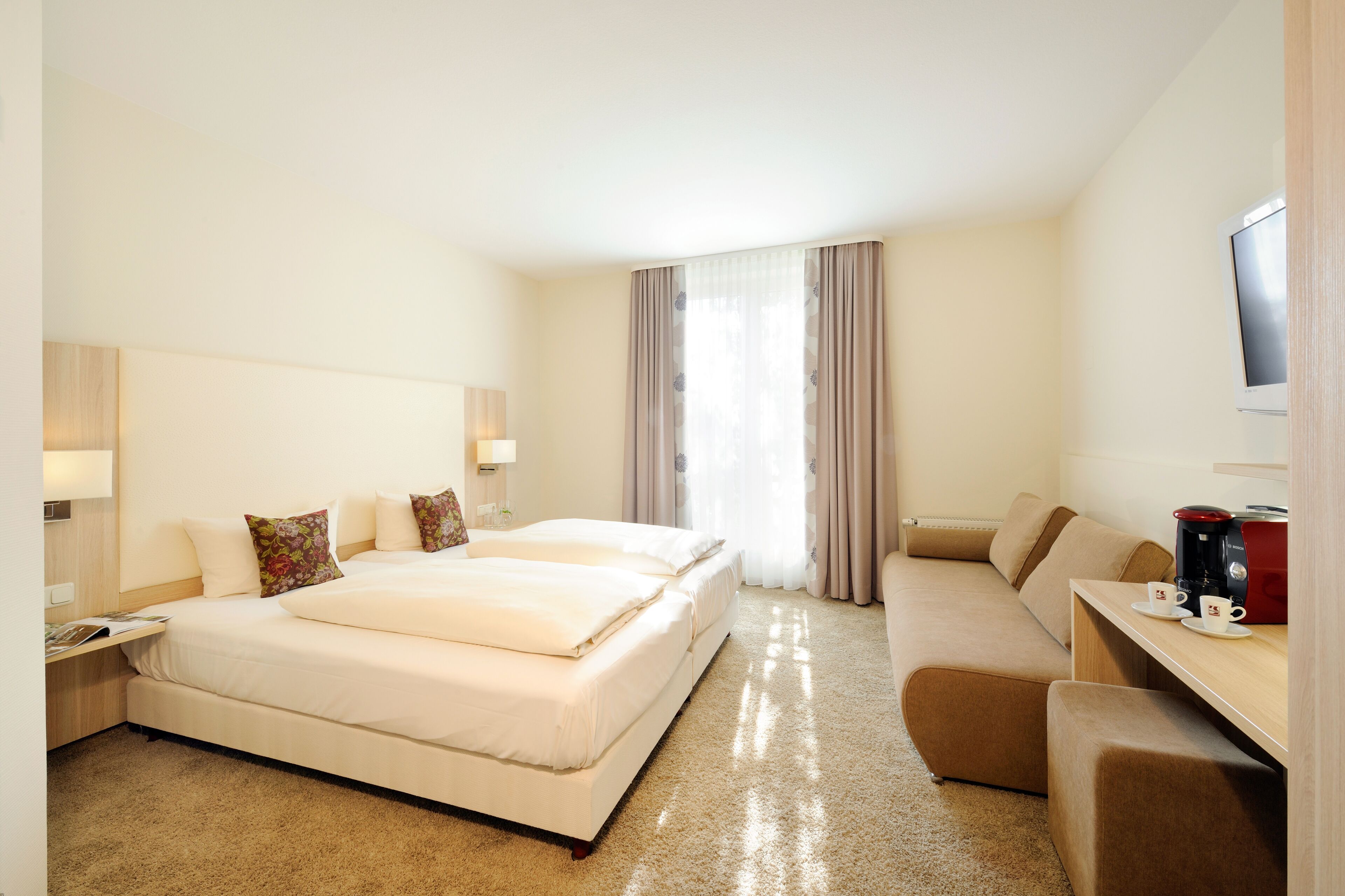 superior double room, 1 king bed | desk, soundproofing, free wifi, bed sheets