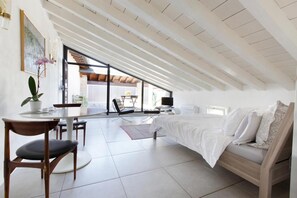 Premium bedding, down duvets, soundproofing, free WiFi - B&B San Clemente (Crema)