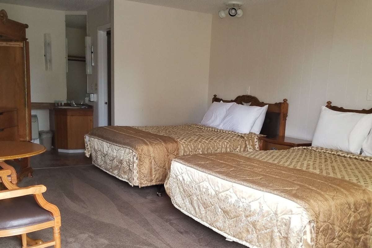 Desk, cots/infant beds, rollaway beds, free WiFi