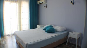 Deluxe Double Room, Pool View | Minibar, in-room safe, desk, free cots/infant beds - Lapis Port Sorf Hotel (Cesme)