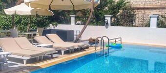 Lapis Port Sorf Hotel