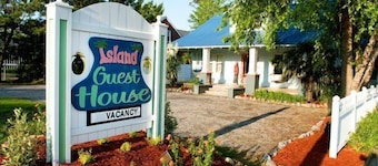 The Island Guest House & Cottages