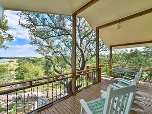 House, 2 Bedrooms | Balcony