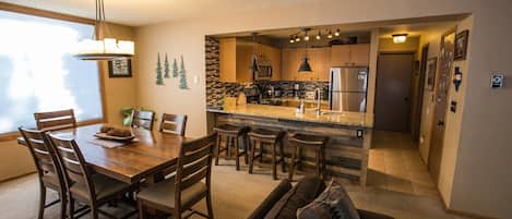 Condo, 2 Bedrooms | Private kitchen | Fridge, oven, coffee/tea maker, toaster