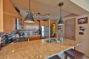 Condo, 2 Bedrooms | Private kitchen | Fridge, oven, coffee/tea maker, toaster - Snowblaze Athletic Club -a11 2 Bedroom Condo by RedAwning (Winter Park)