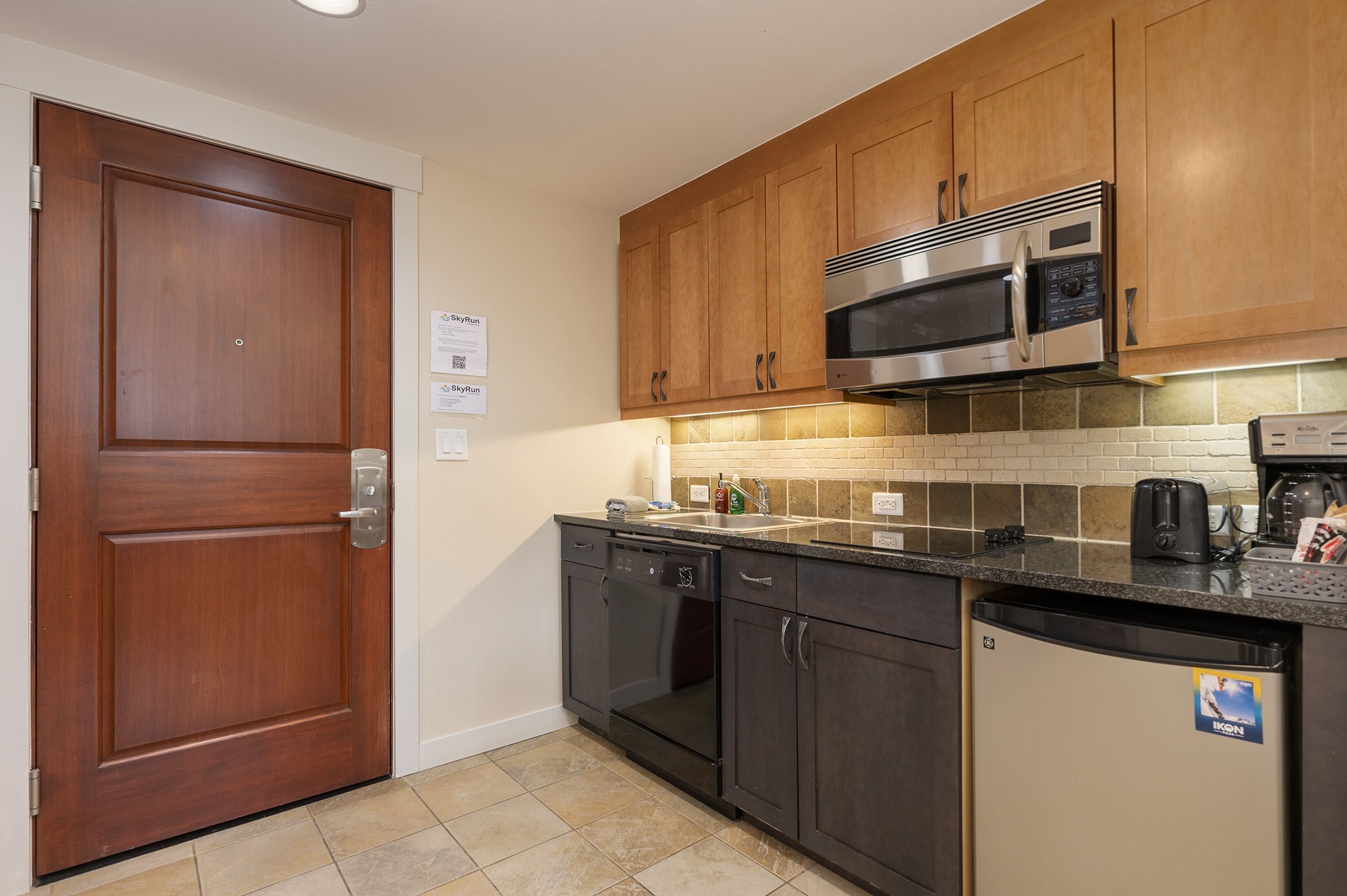 Condo, 1 Bedroom | Private kitchen | Fridge, microwave, oven, stovetop