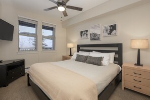 1 bedroom, iron/ironing board, cots/infant beds, free WiFi - Founders Pointe 1 bedroom  Condo by RedAwning (Winter Park)