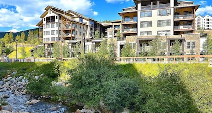 Founders Pointe 1 bedroom Condo by RedAwning