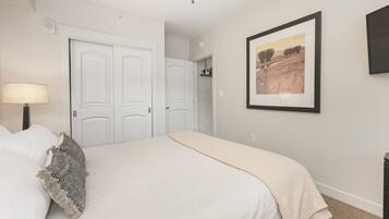 1 bedroom, iron/ironing board, cots/infant beds, free WiFi