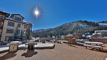 Condo, 1 Bedroom | BBQ/picnic area