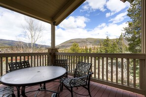 House, 5 Bedrooms | Terrace/patio