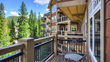 Condo, 1 Bedroom | Property grounds