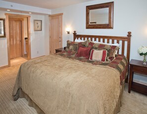 Condo, 2 Bedrooms - Two Bedroom at the Lodge At Vail by RedAwning (Vail)