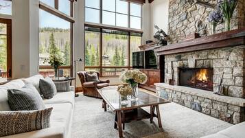 Townhome, 5 Bedrooms | Interior