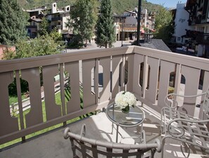 Condo, 3 Bedrooms | Property grounds