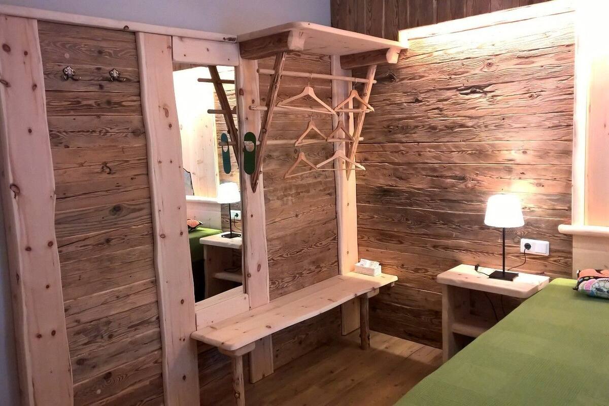 comfort single room | hypo-allergenic bedding, in-room safe, individually decorated