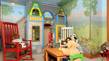 Condo, 2 Bedrooms | Children's area