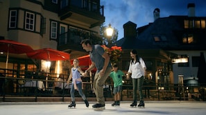 Condo, 5 Bedrooms | Ice skating - 5br/5ba , Ski In/out In Arrowhead, 3523 Sq Ft! 5 Bedroom Condo by RedAwning (Edwards)