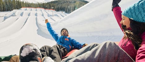 雪地及滑雪運動