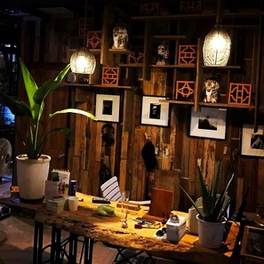 Quầy tiếp tân