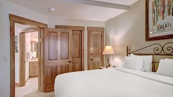 Condo, 1 Bedroom | 1 bedroom, free WiFi, bed sheets