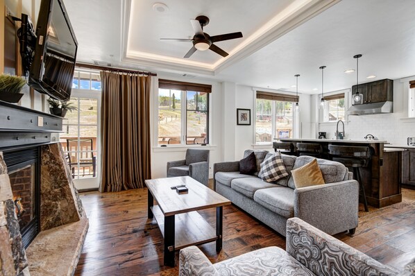 Condo, 4 Bedrooms | Living area