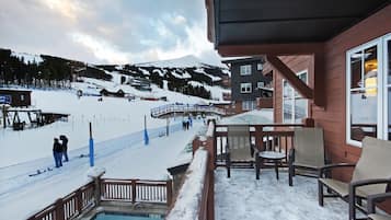 Condo, 4 Bedrooms | Property grounds
