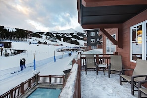 Condo, 4 Bedrooms | Property grounds