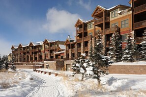 Condo, 2 quartos | Fachada