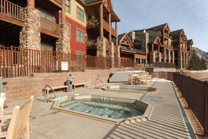 Condo, 2 quartos | Hidromassagem externa