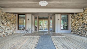 Condo, 1 Bedroom | Property grounds