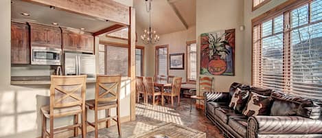 Townhome, 4 Bedrooms | Living area | Flat-screen TV