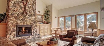 5983 Hidden River Lodge 3 Bedroom Condo by RedAwning