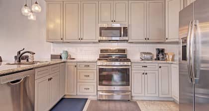 78 Alders Townhouse with Heated Garage by RedAwning